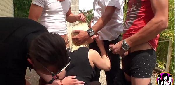  Stunning Blond Milf Caroline testes 4 men in Avignon